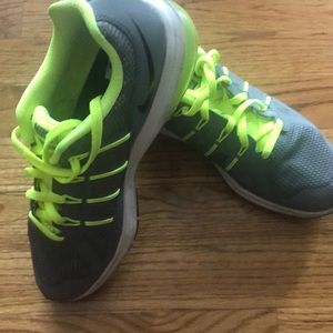 Nike Max Dynasty Youth athletic shoes